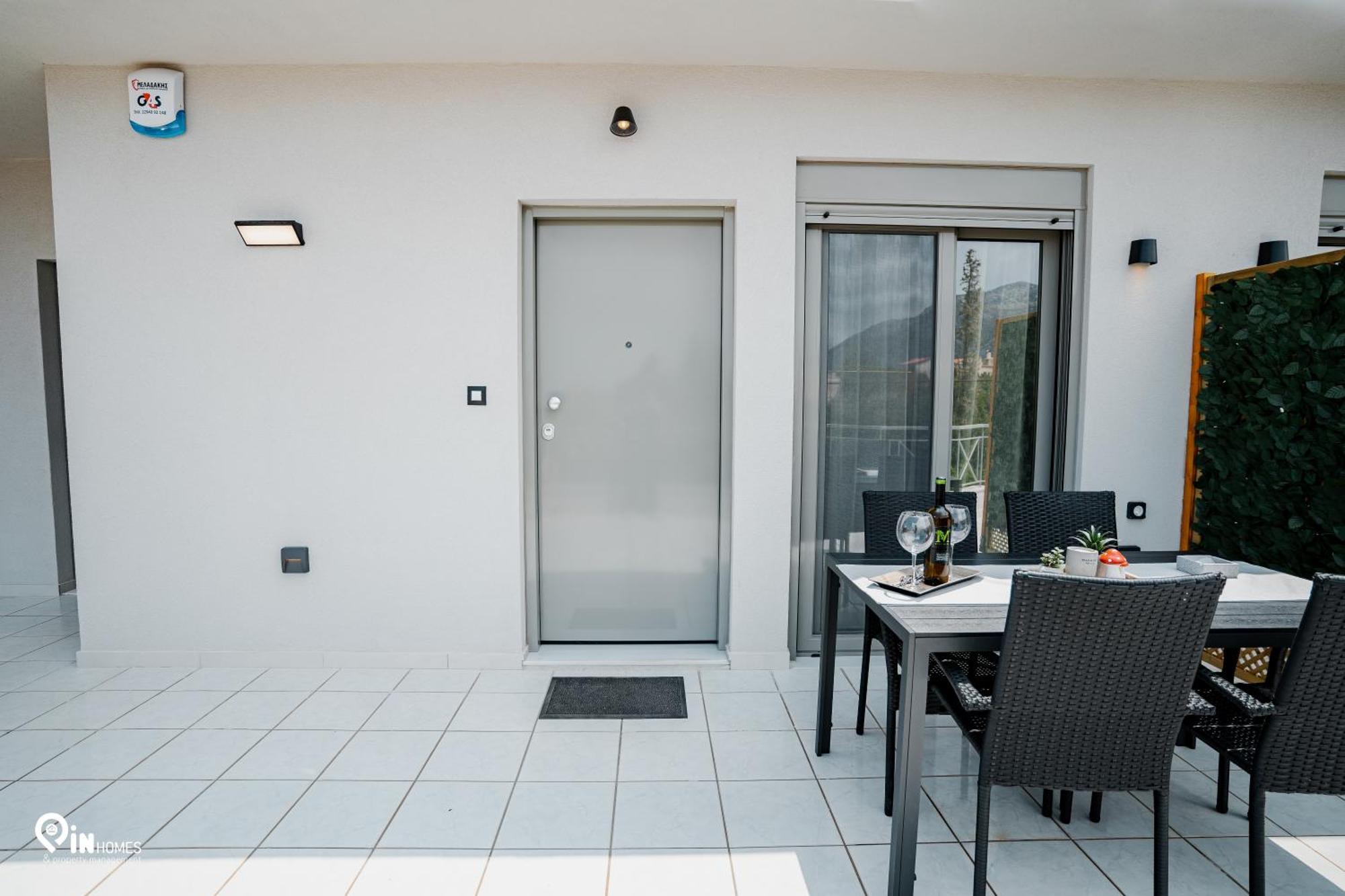 Athena & Phevos Luxury Suite With View In Nea Makri Exterior photo